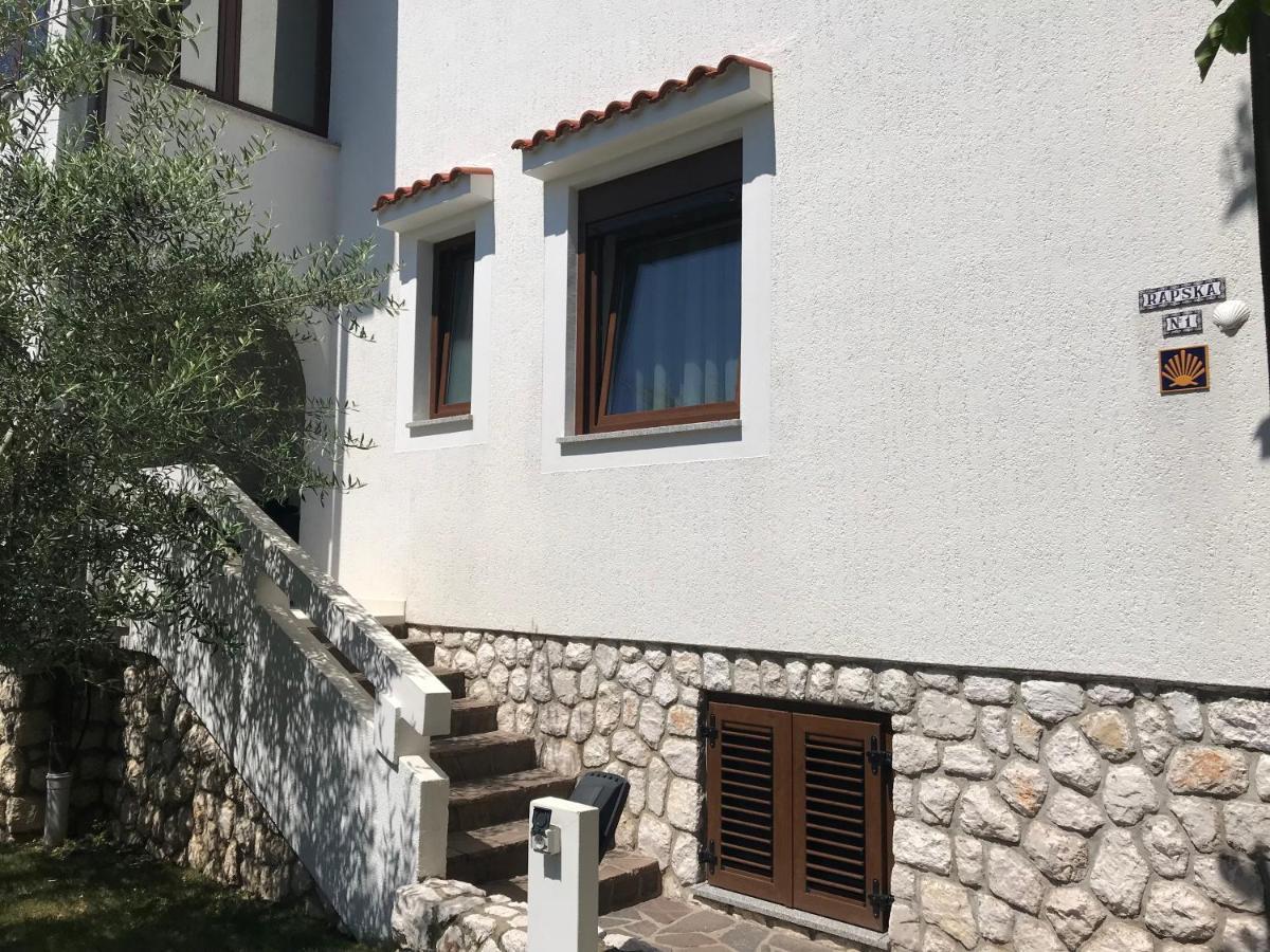 Apartments Zlatko & Mira Dorcic Башка Екстер'єр фото